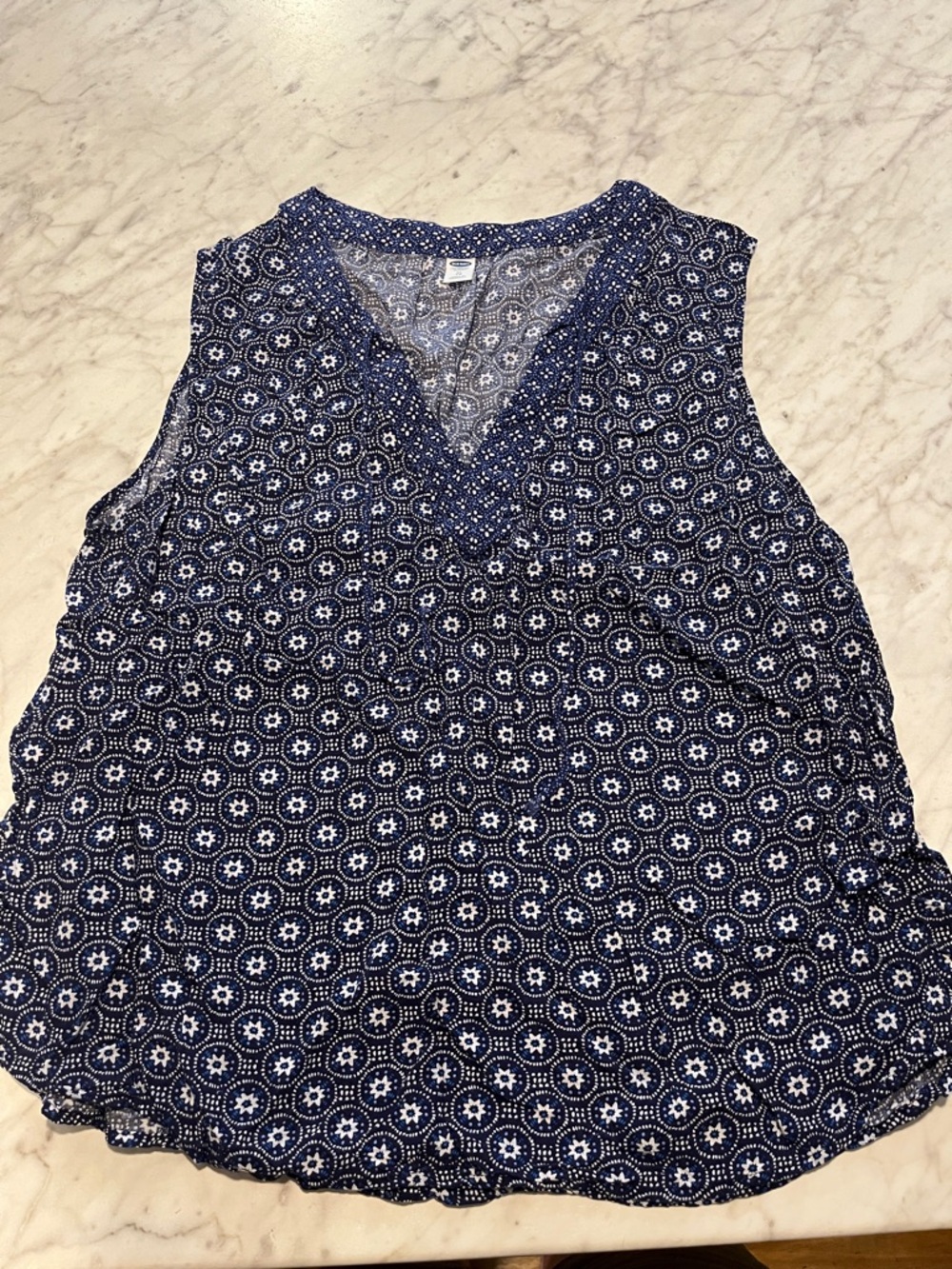 Old Navy Blue & White Printed V-Neck Tank Top